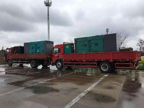 中阳涂抹密封胶后，需要等待多长时间才能安装水冷式机油散热器密封件？